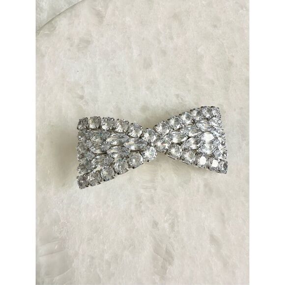 No Brand Accessories - Super sparkly round and marquee cut cubic zirconia Bow hair clip barrette